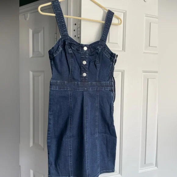 Guess Sleeveless Jean Dress - Picture 4 of 5